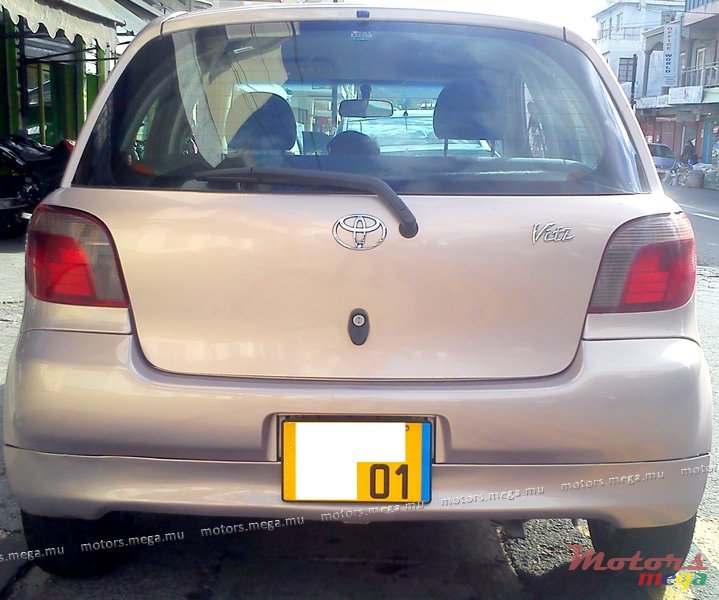 2001' Toyota photo #2