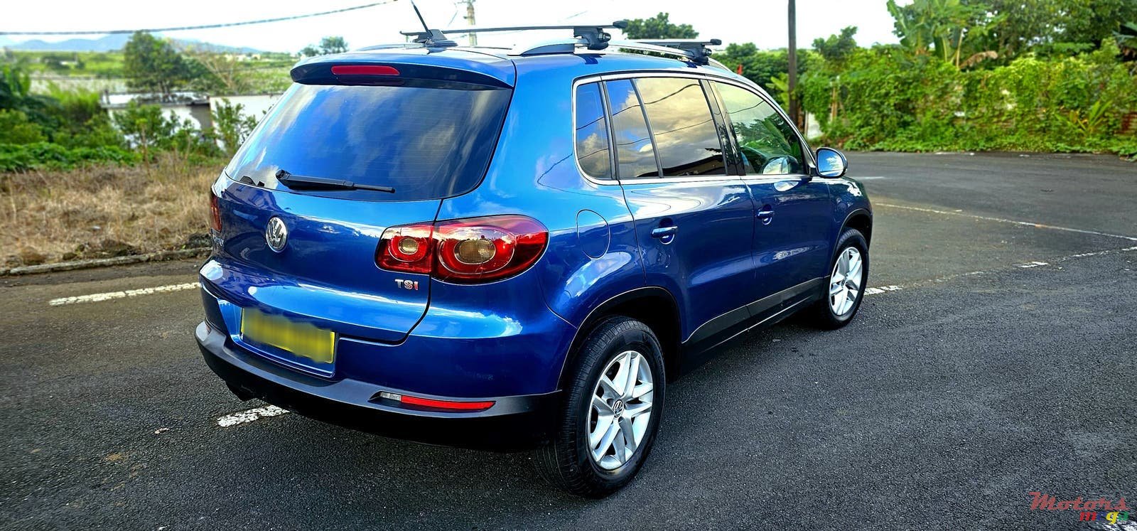 2008' Volkswagen Tiguan photo #3