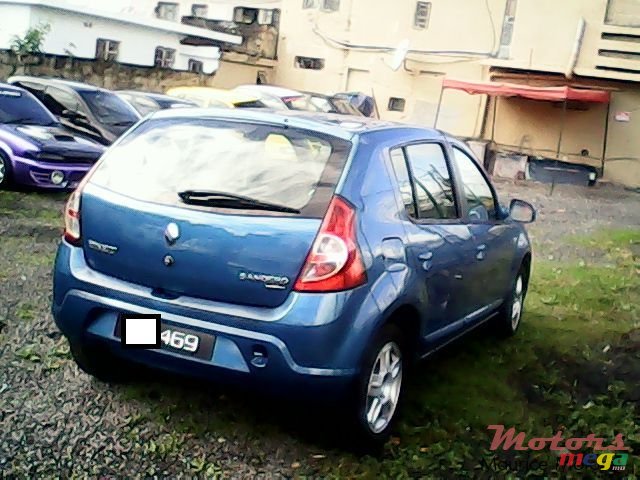 2010' Renault Sandero photo #4
