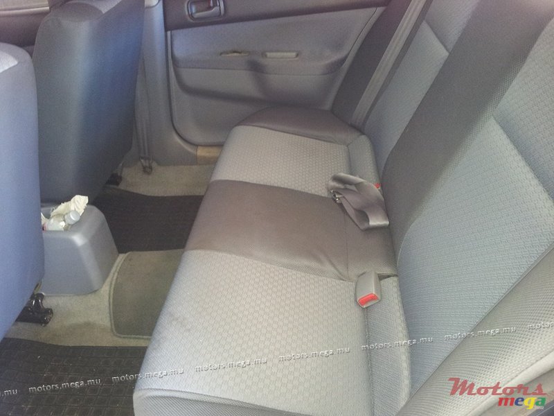 2002' Mitsubishi photo #3