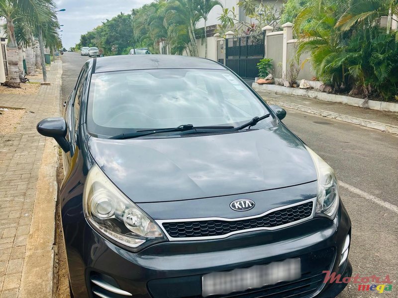 2015' Kia Rio photo #1