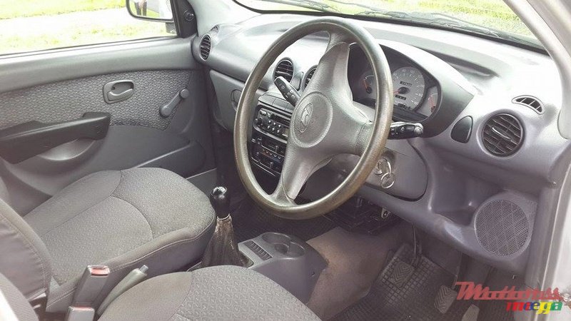 2004' Hyundai photo #3