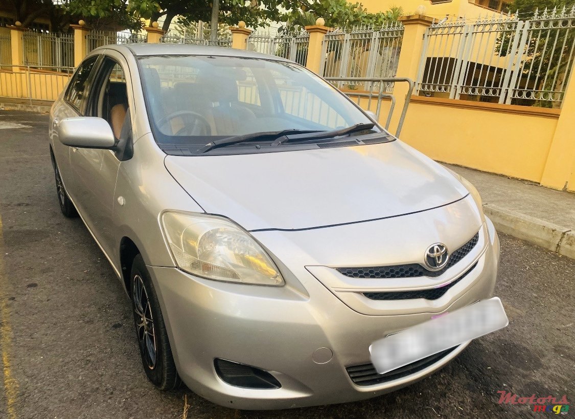 2006' Toyota Belta Any photo #1