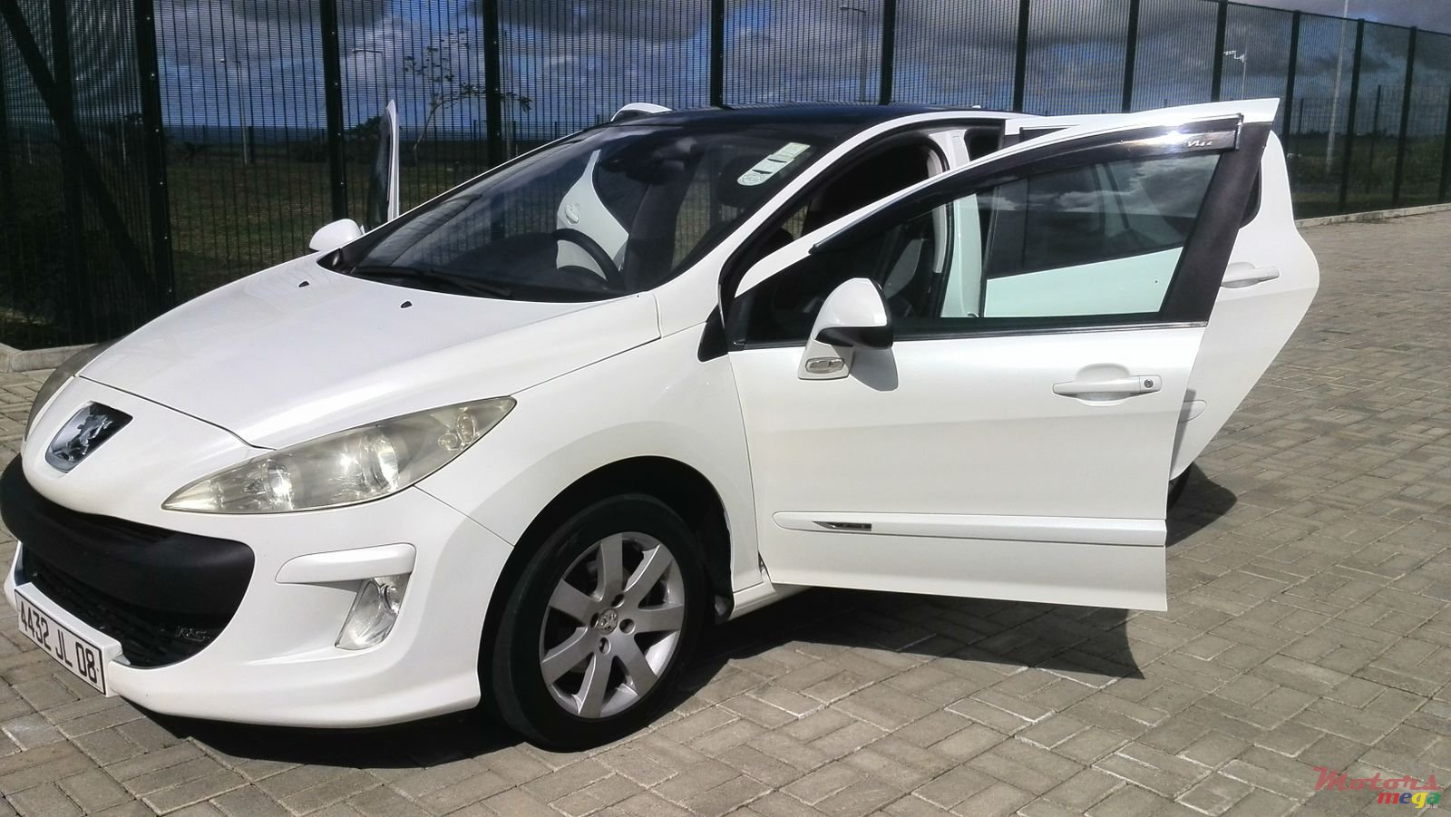 2008' Peugeot 308 nil photo #3