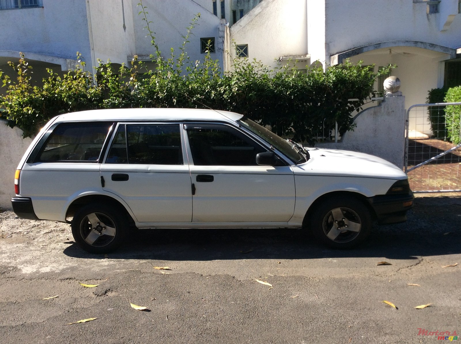 1989' Toyota photo #3