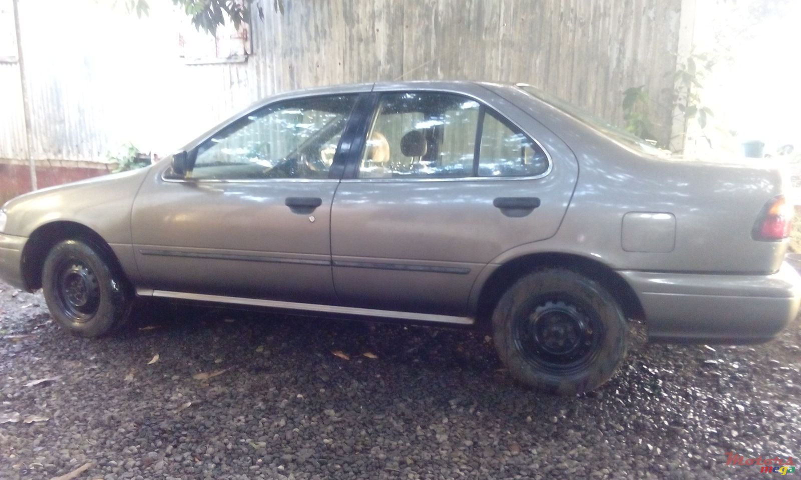 1997' Nissan Sunny photo #2