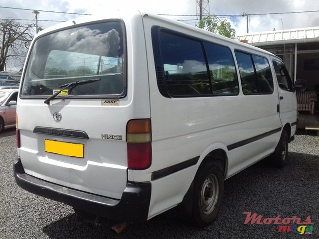 2002' Toyota HiAce photo #6