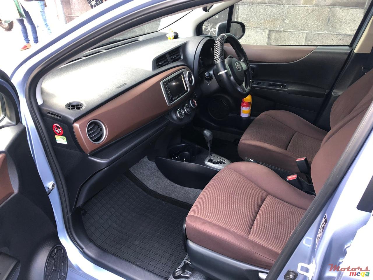2011' Toyota Vitz Jewella photo #5
