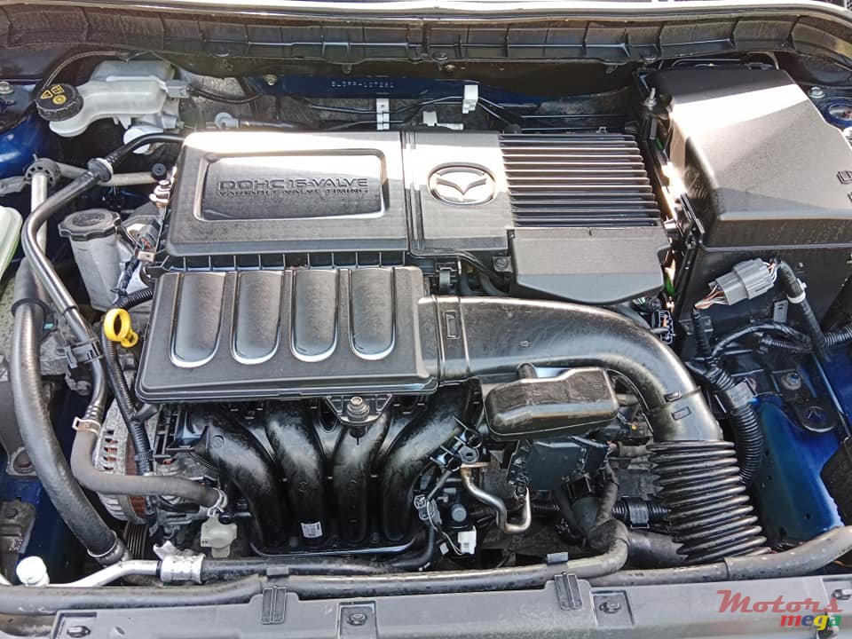 2011' Mazda Axela 1.5l Automatic photo #6