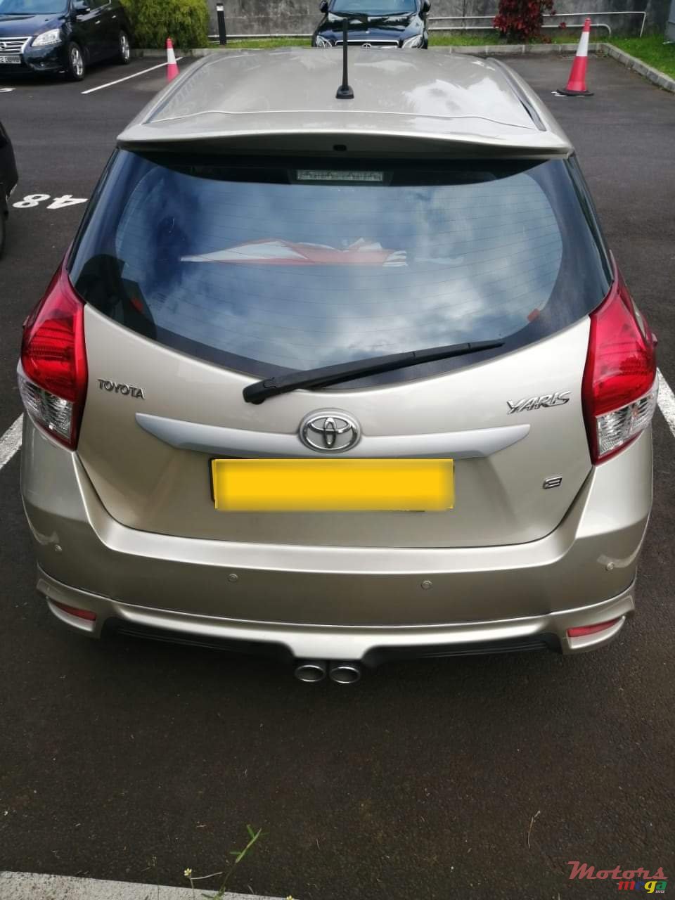 2016' Toyota Yaris photo #2