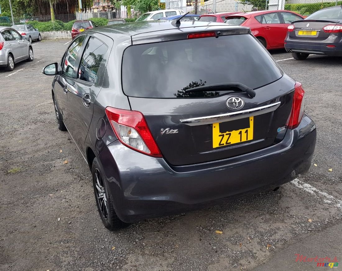 2011' Toyota Vitz photo #1