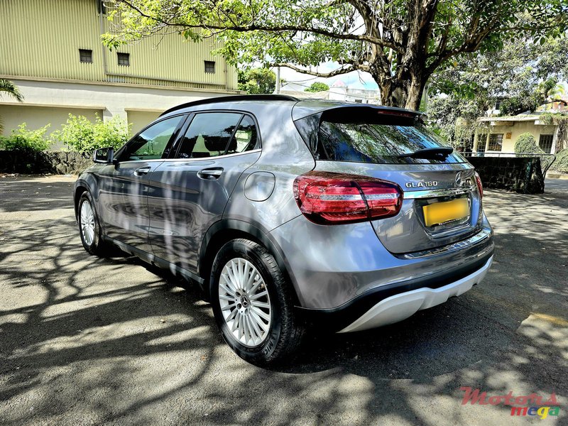 2020' Mercedes-Benz GLA 180 photo #4