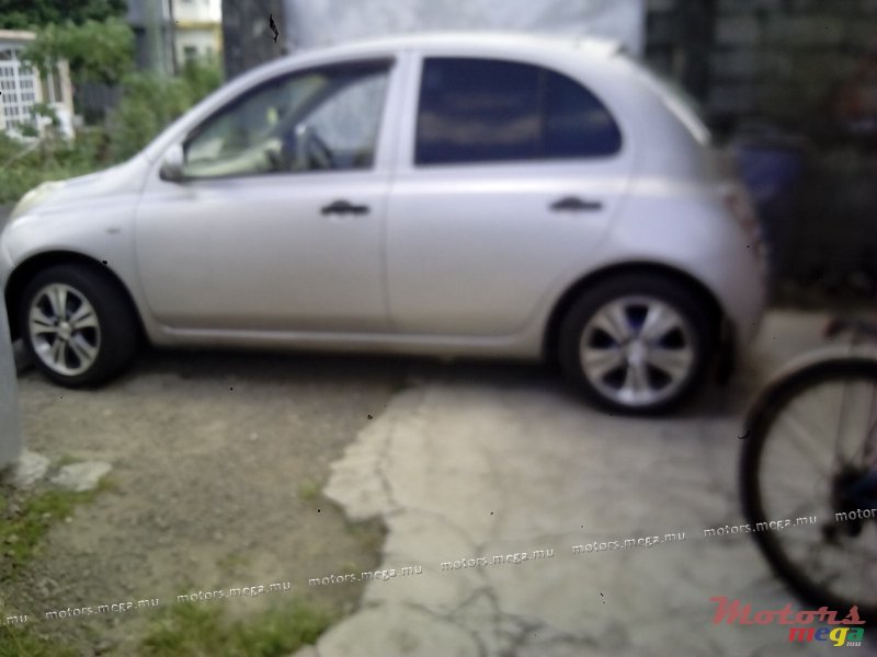 2002' Nissan march photo #1