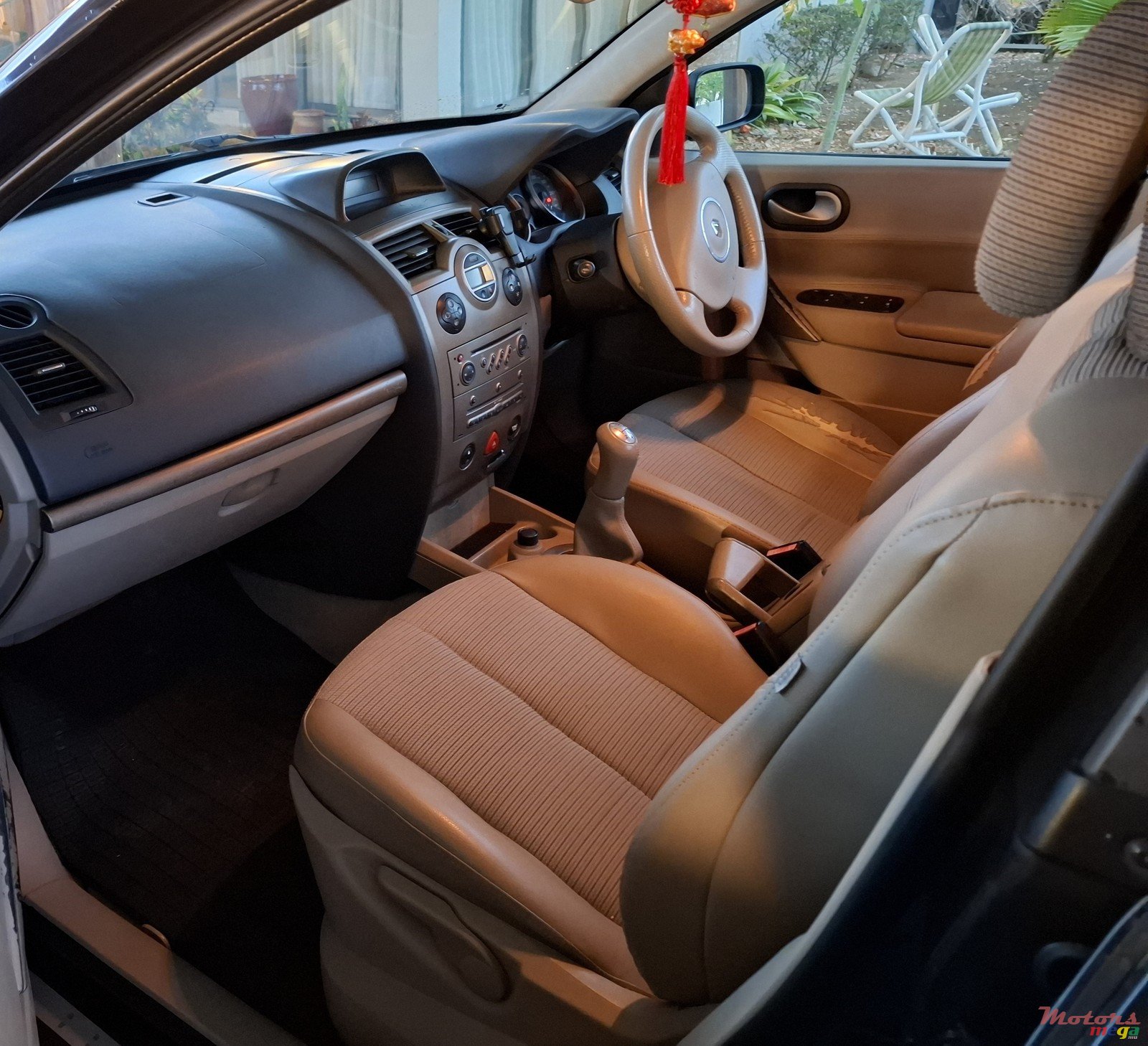 2009' Renault Megane photo #3