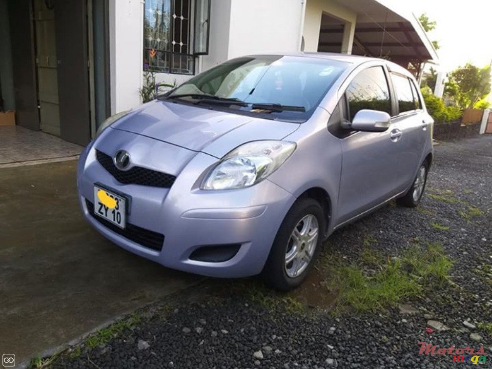 2010' Toyota Vitz AUTOMATIC photo #1