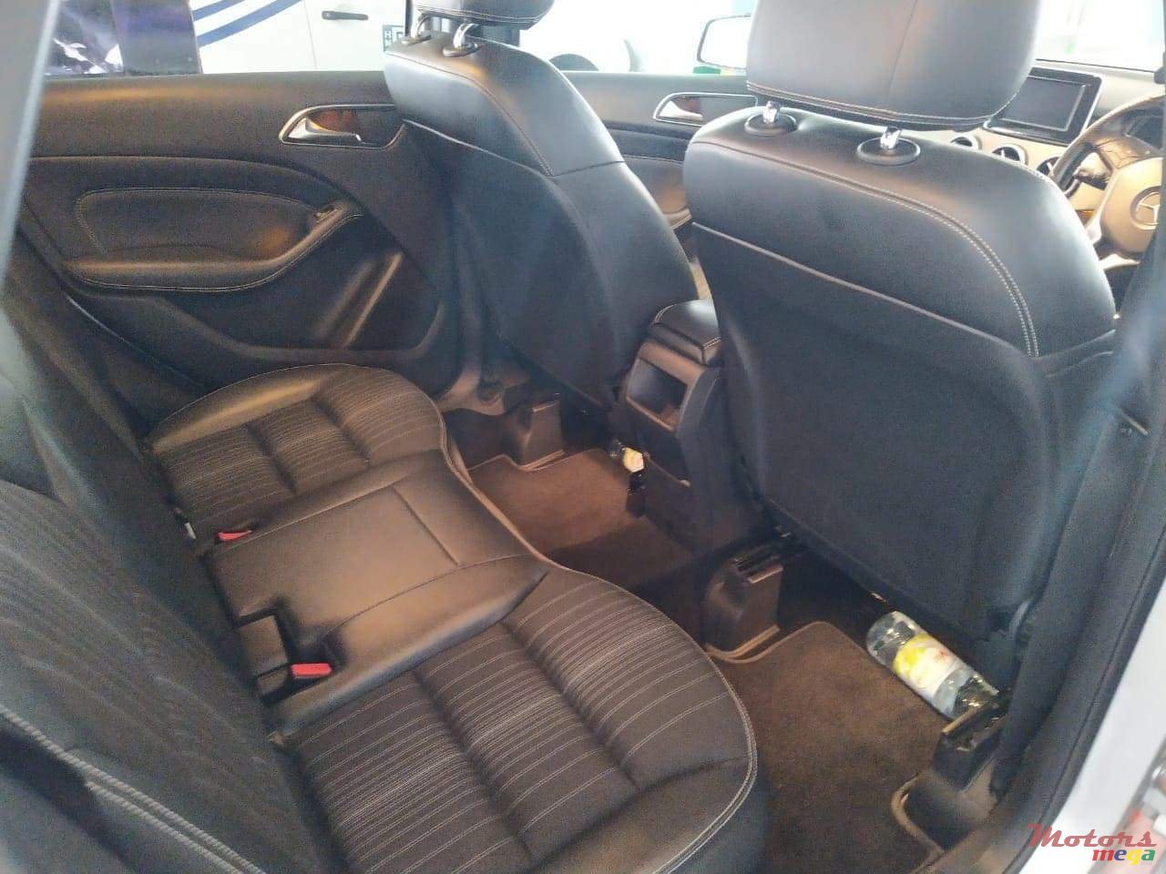 2013' Mercedes-Benz B 200 photo #5