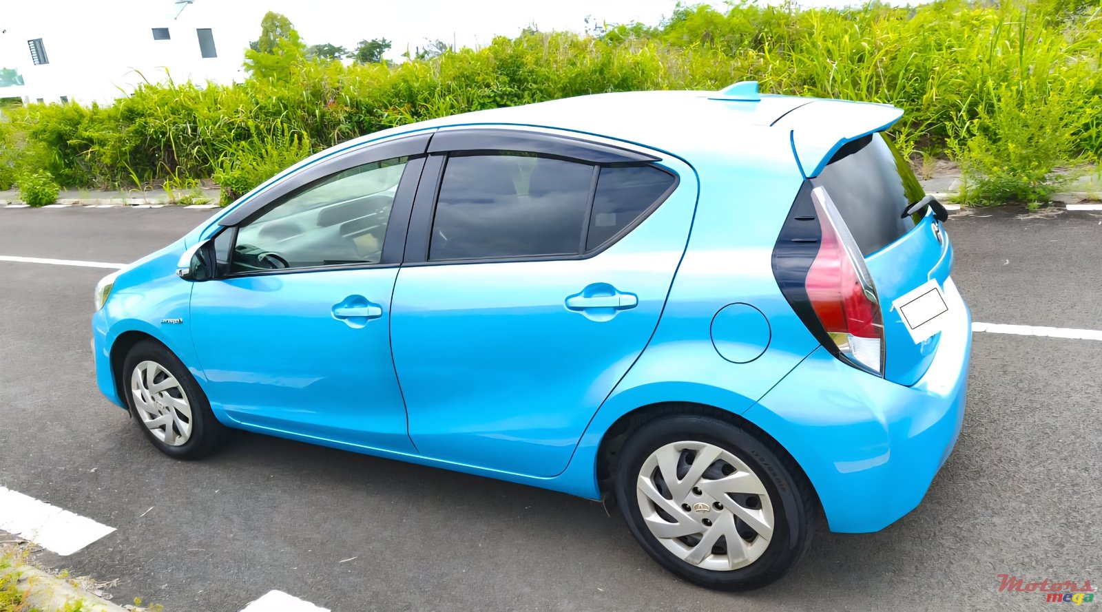 2015' Toyota Aqua photo #4