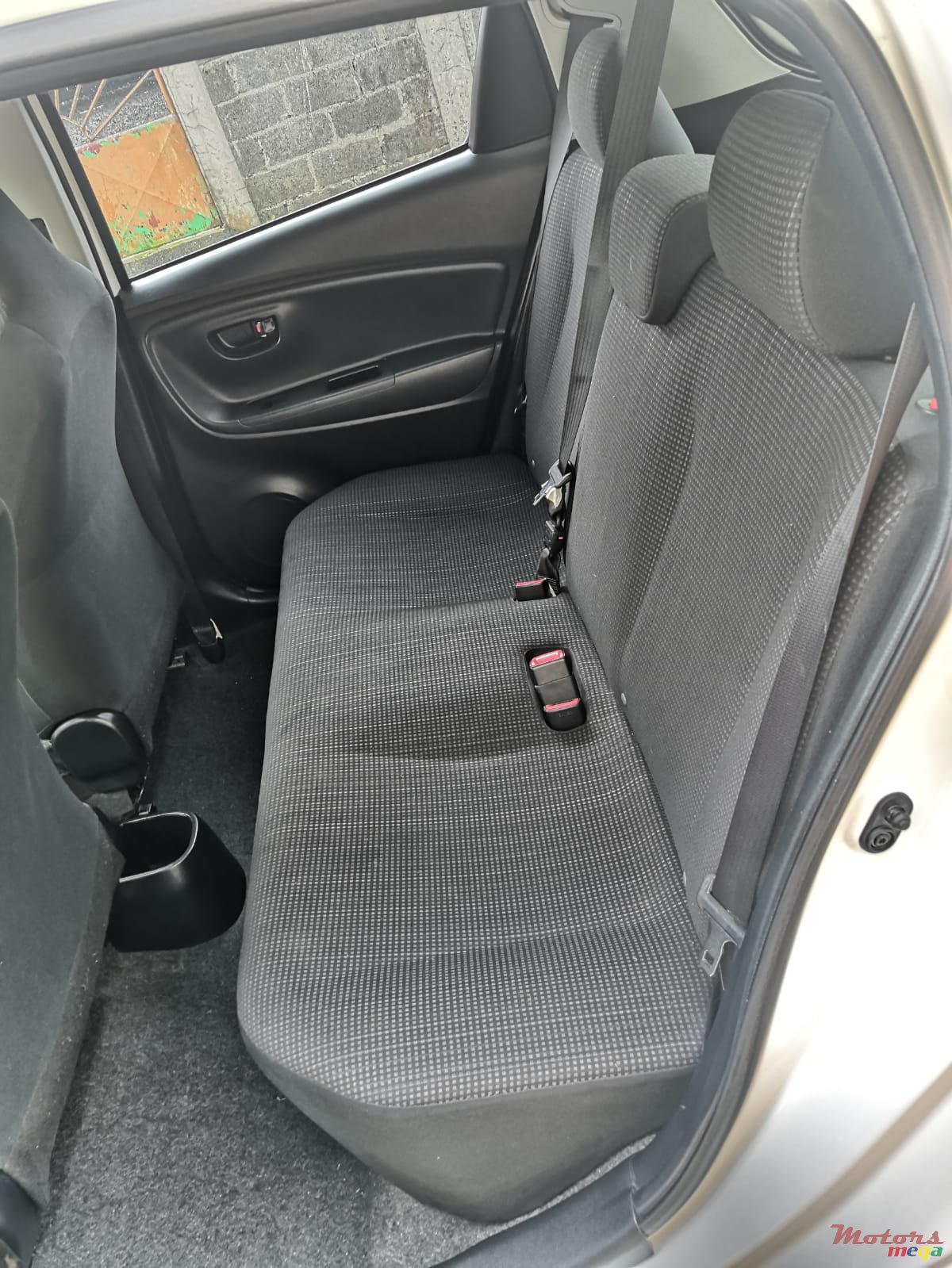 2016' Toyota Vitz 1300cc photo #3