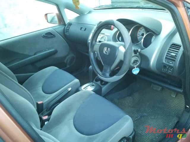 2004' Honda Fit photo #3