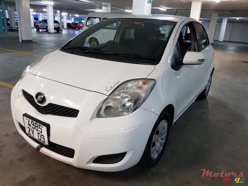 2009' Toyota Vitz automatic photo #1