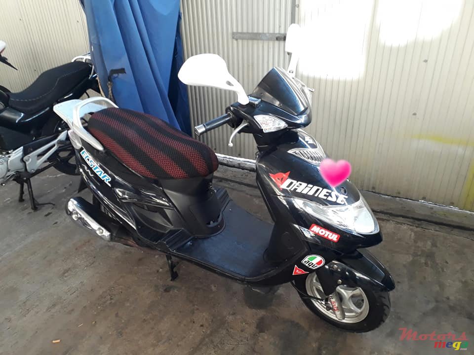 2012' Suzuki AN photo #2