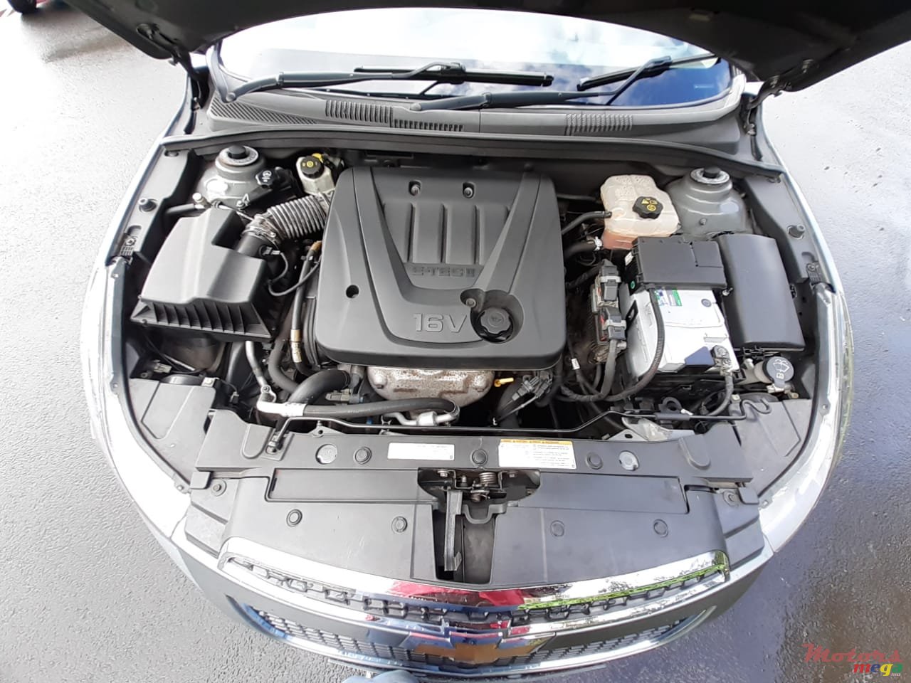 2010' Chevrolet Cruze photo #3