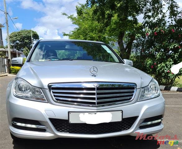 2012' Mercedes-Benz C-Class 180 Compressor photo #3