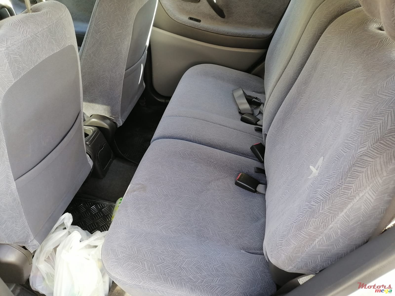 2001' Suzuki Liana photo #5