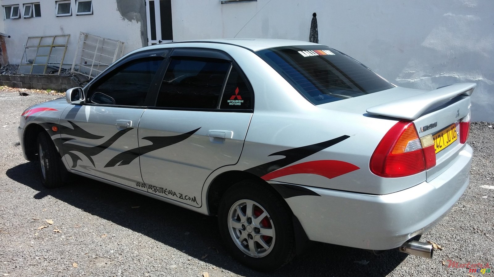 2000' Mitsubishi Lancer photo #2