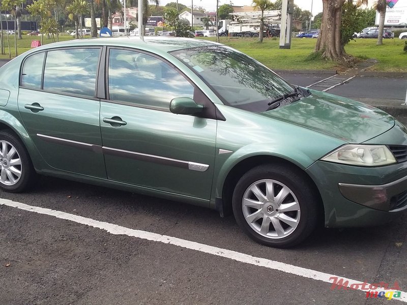 2006' Renault Megane photo #1