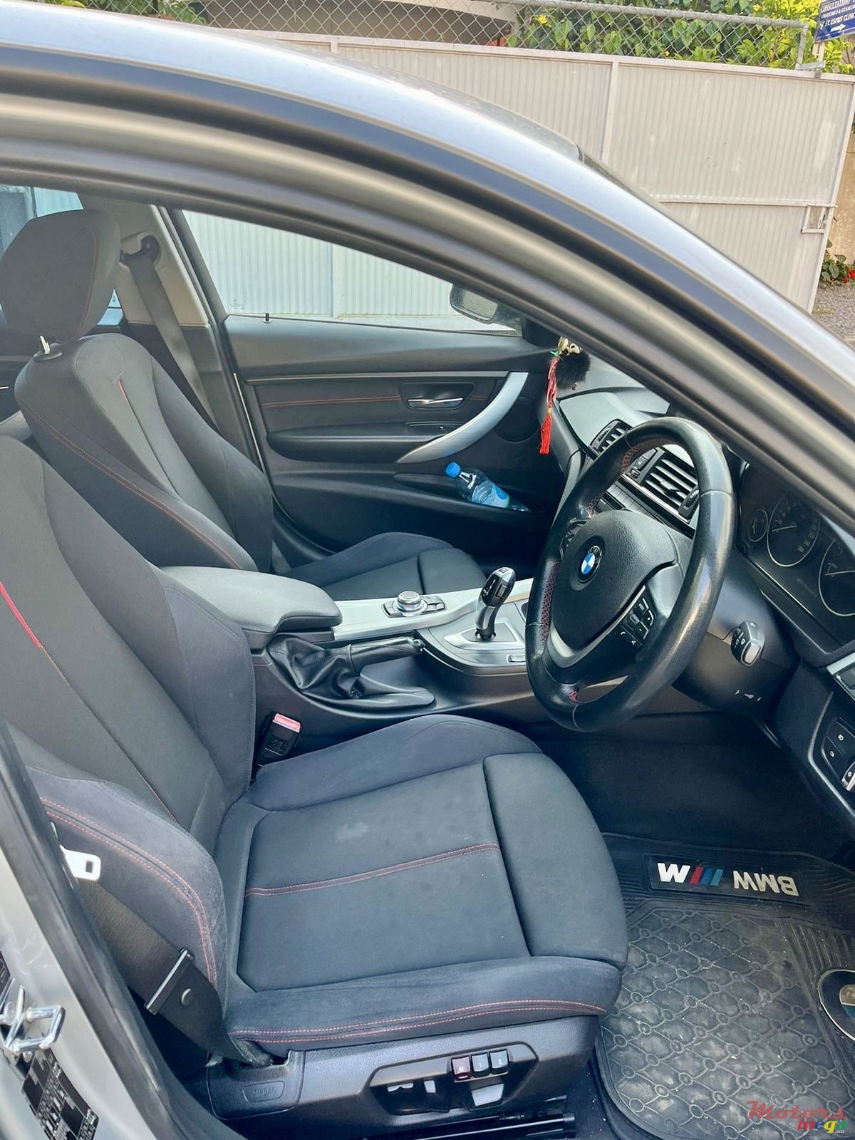 2012' BMW 320 photo #3