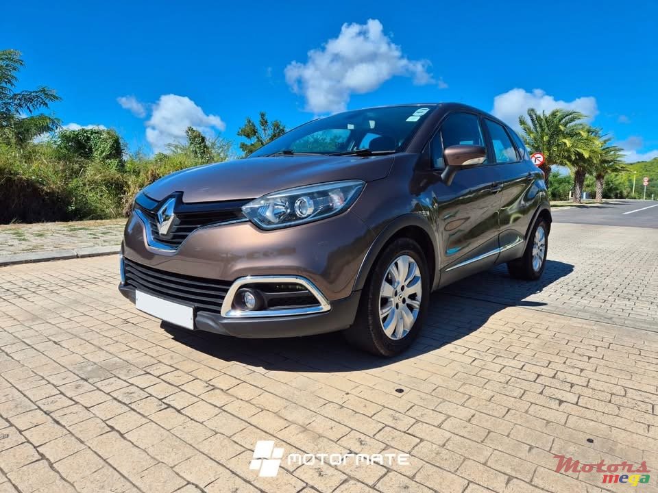 2015' Renault Captur 1.2 photo #2