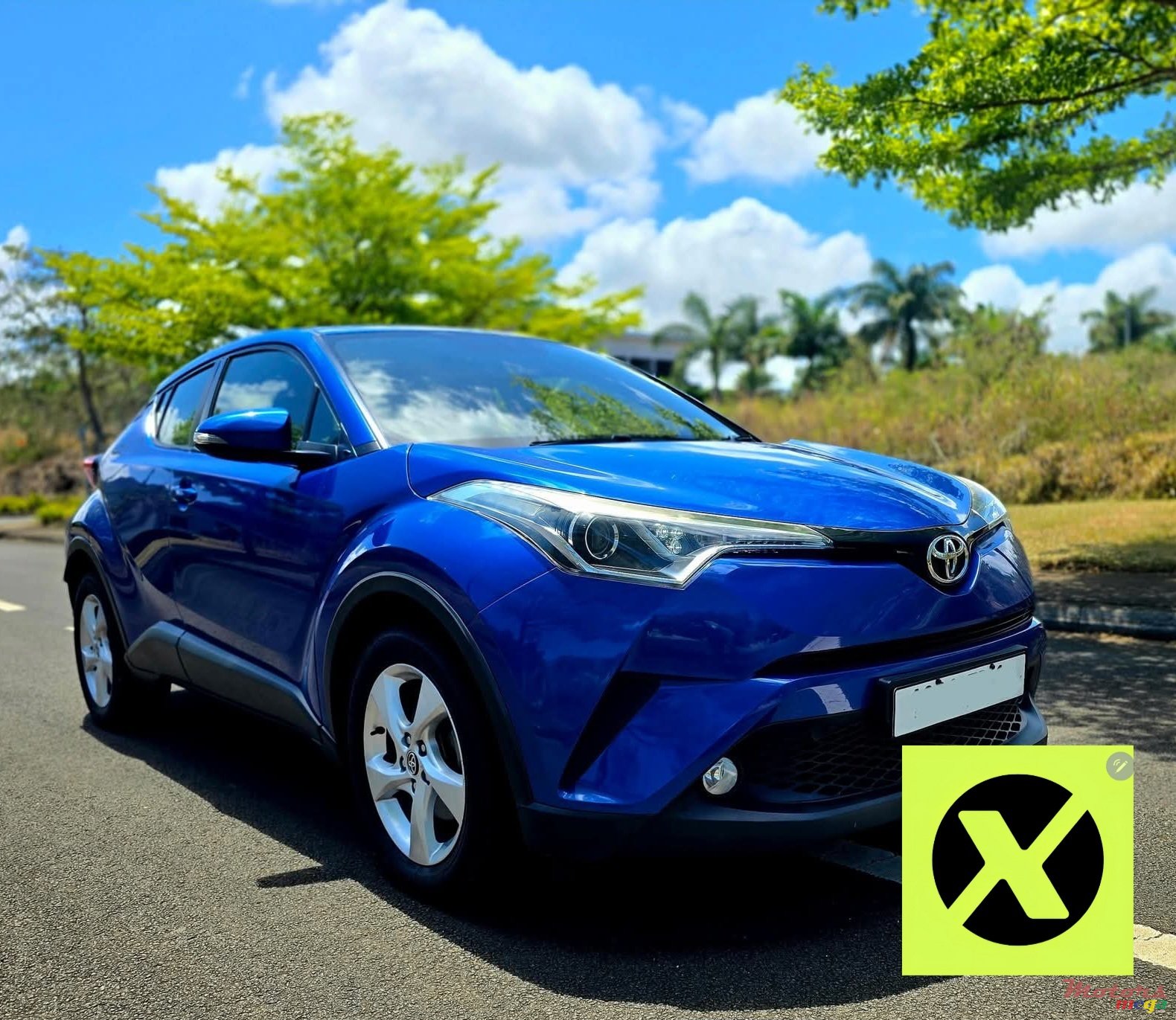 2019' Toyota C-HR 1.2 Turbo photo #2