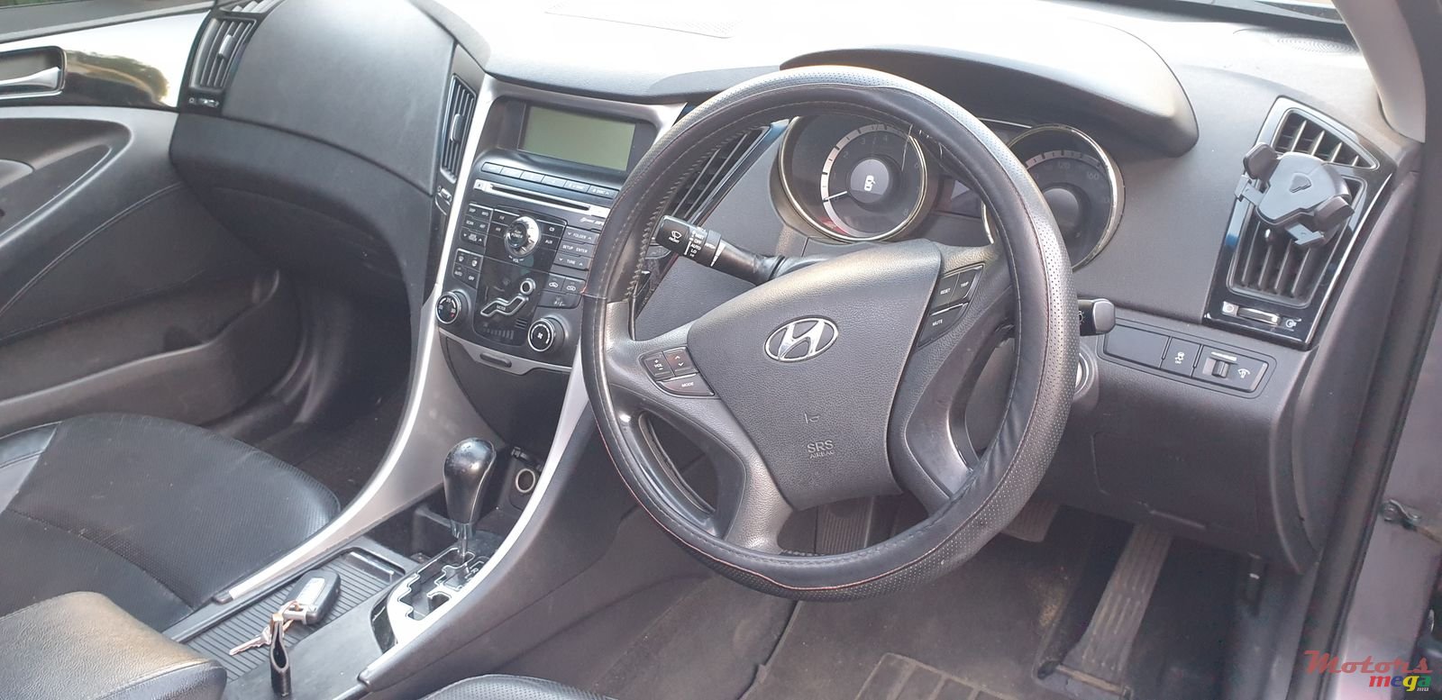 2011' Hyundai Sonata photo #3