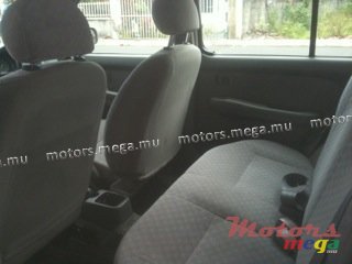 2001' Nissan Ak 11 photo #4