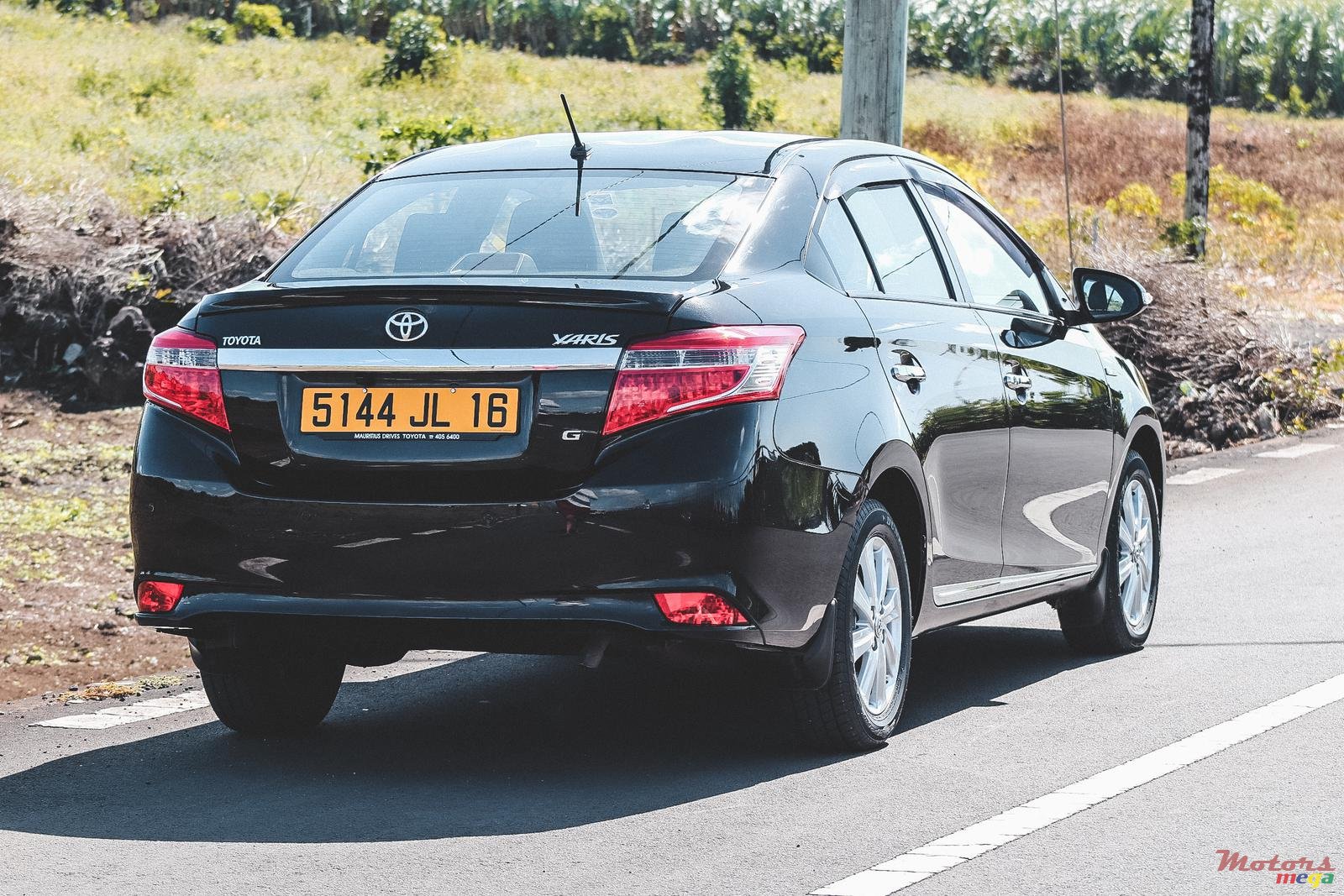 2016' Toyota Yaris photo #2