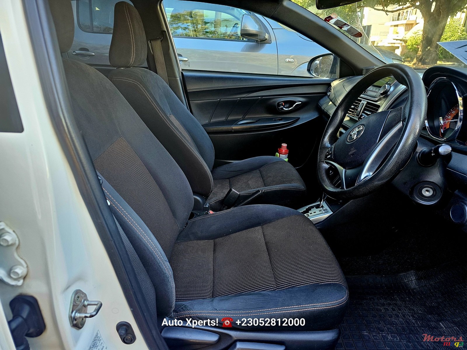 2016' Toyota Yaris photo #5