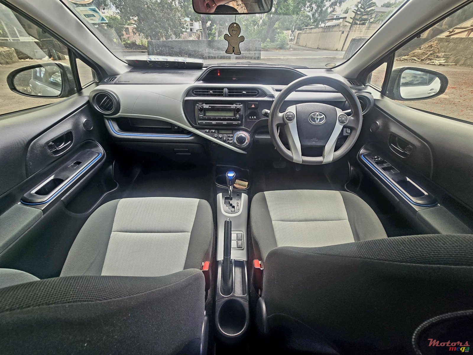 2014' Toyota Aqua photo #5