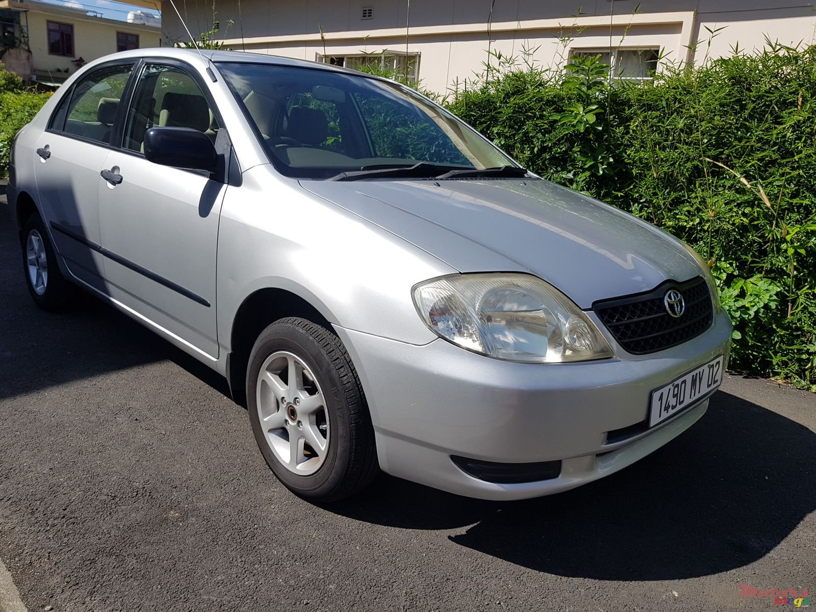 2002' Toyota Corolla photo #1