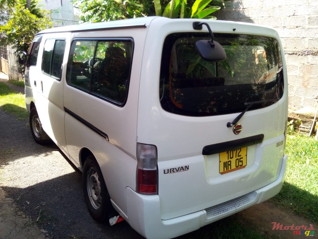 2005' Nissan photo #4