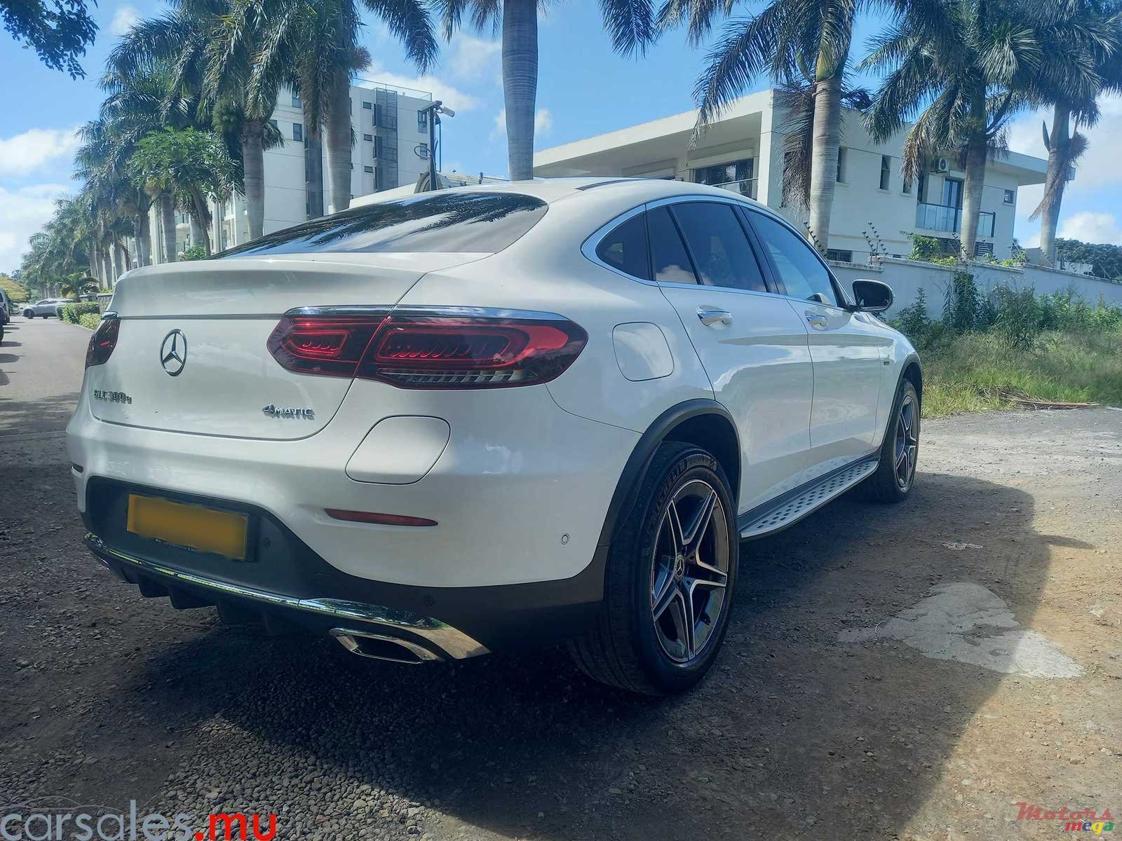 2020' Mercedes-Benz GLC 300 e Plug In Hybrid AMG photo #3