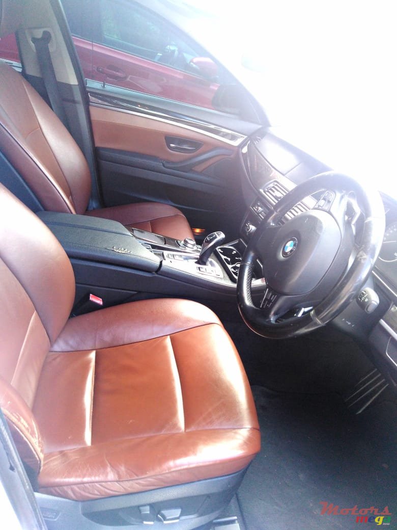 2012' BMW 520 photo #5