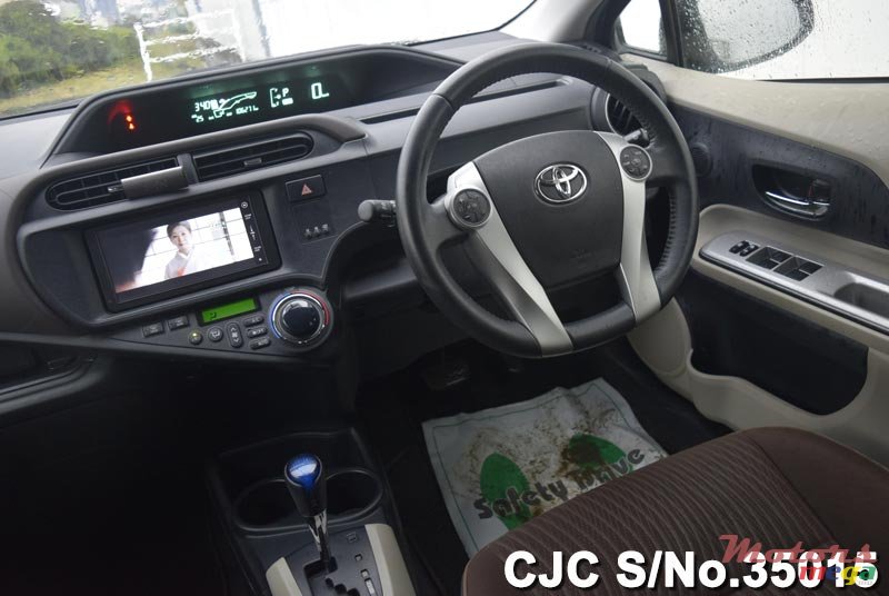 2012' Toyota photo #5