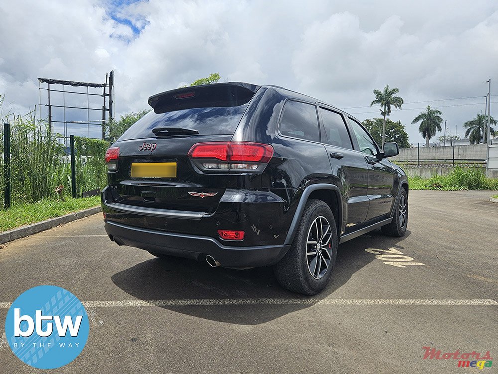 2020' Jeep Grand Cherokee V6 TRAILHAWK photo #4