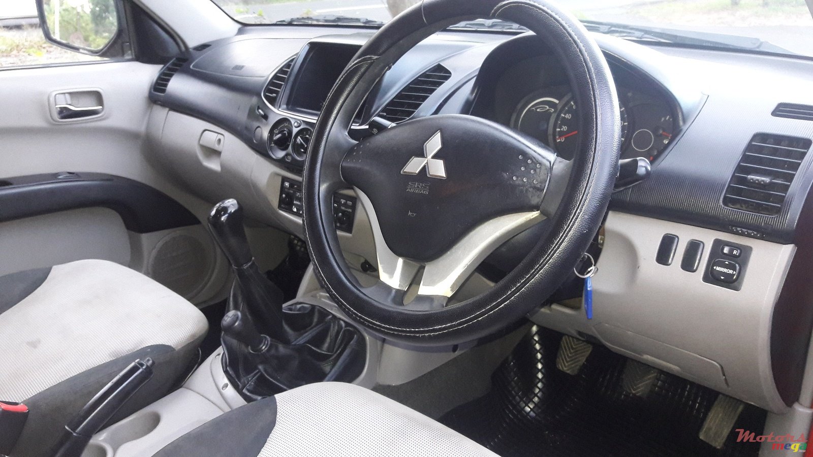 2010' Mitsubishi Sportero 4x4 photo #3