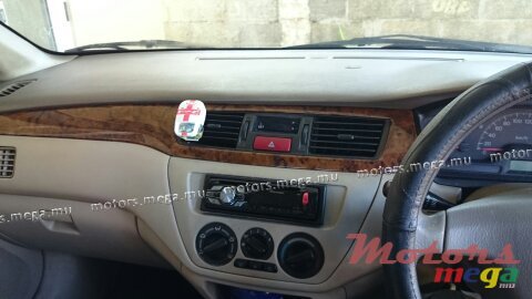 2002' Mitsubishi Lancer photo #1