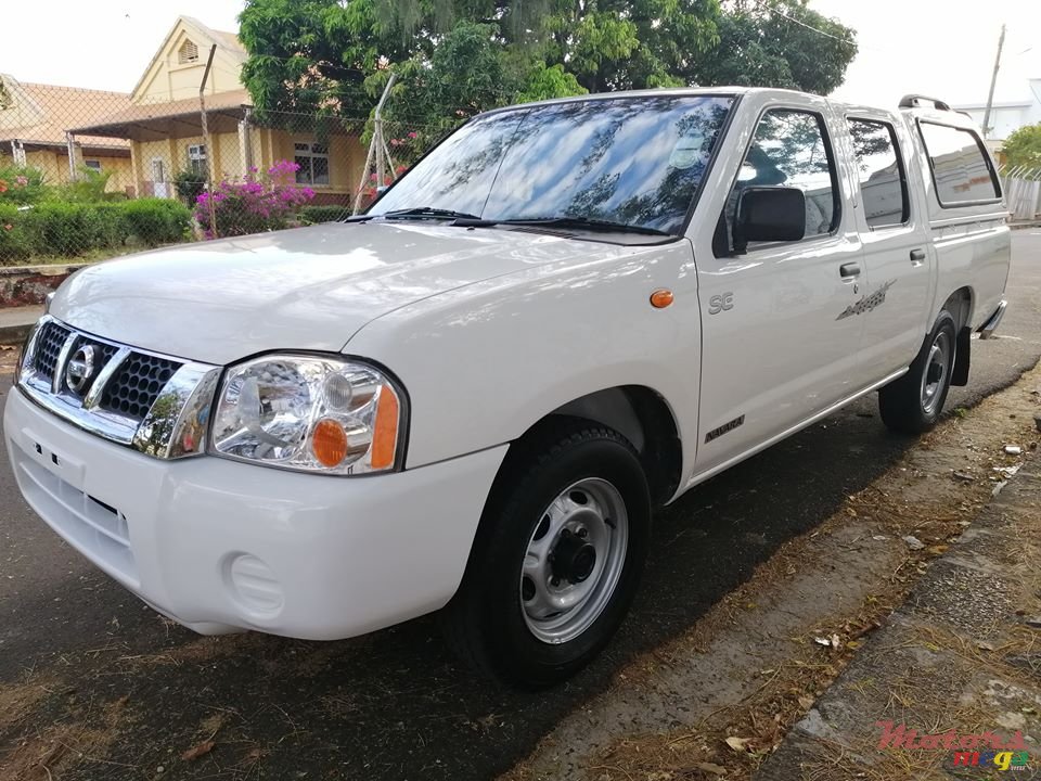 2008' Nissan Navara photo #1