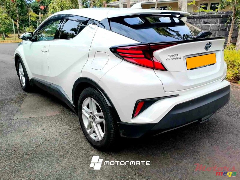 2020' Toyota C-HR 1.8 photo #2