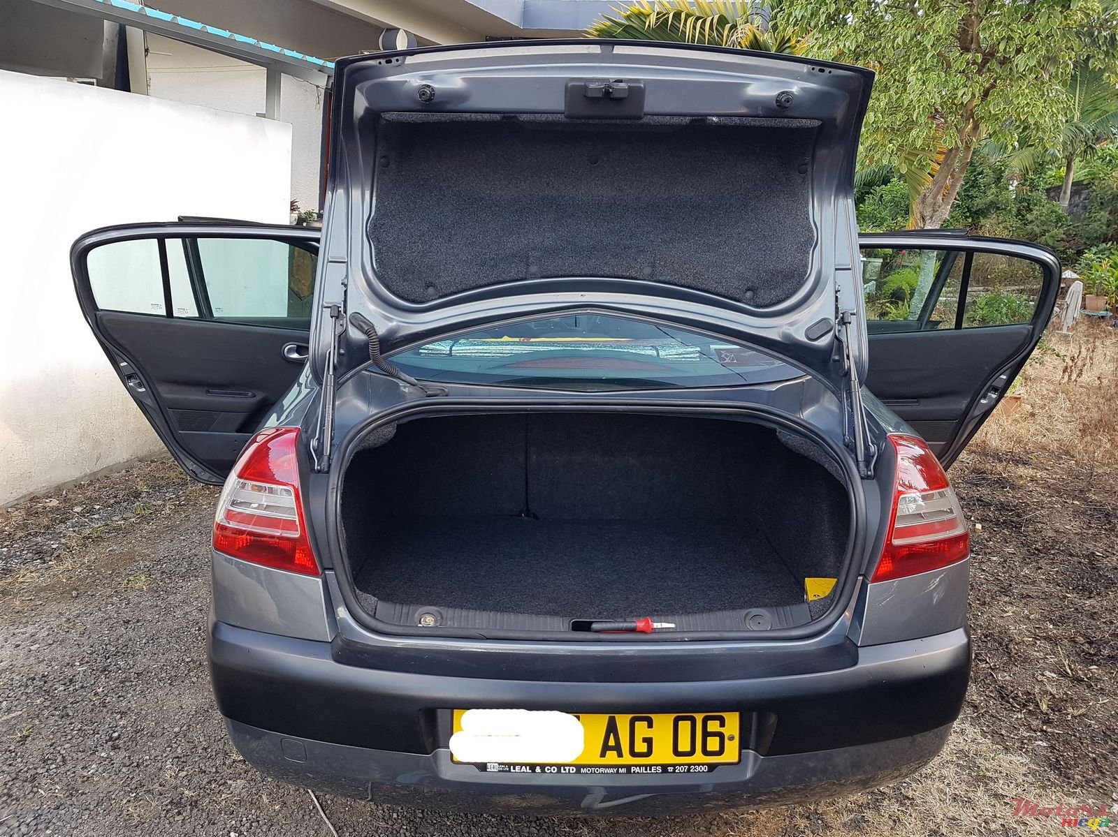 2006' Renault Megane photo #4