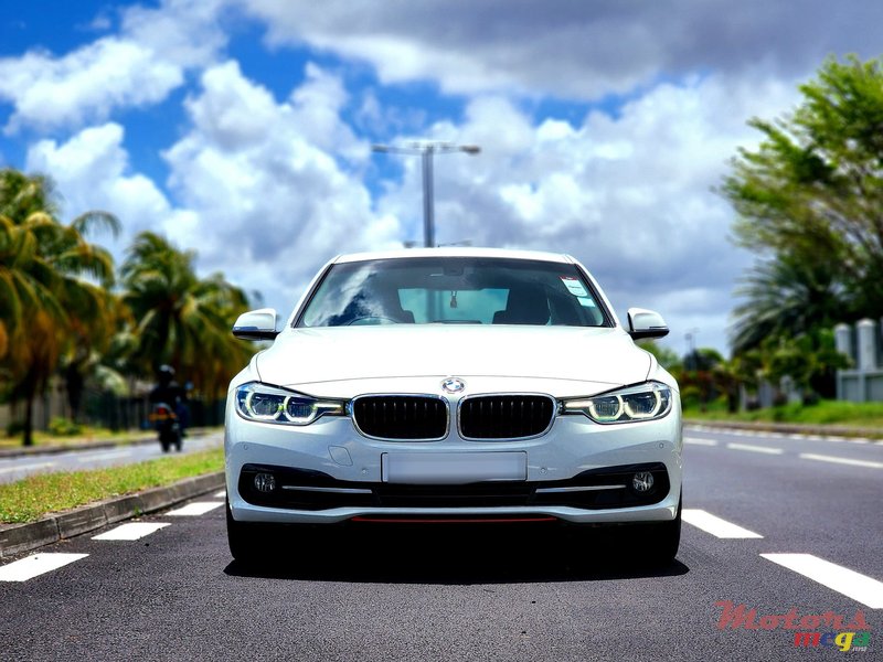 2016' BMW 318 photo #1